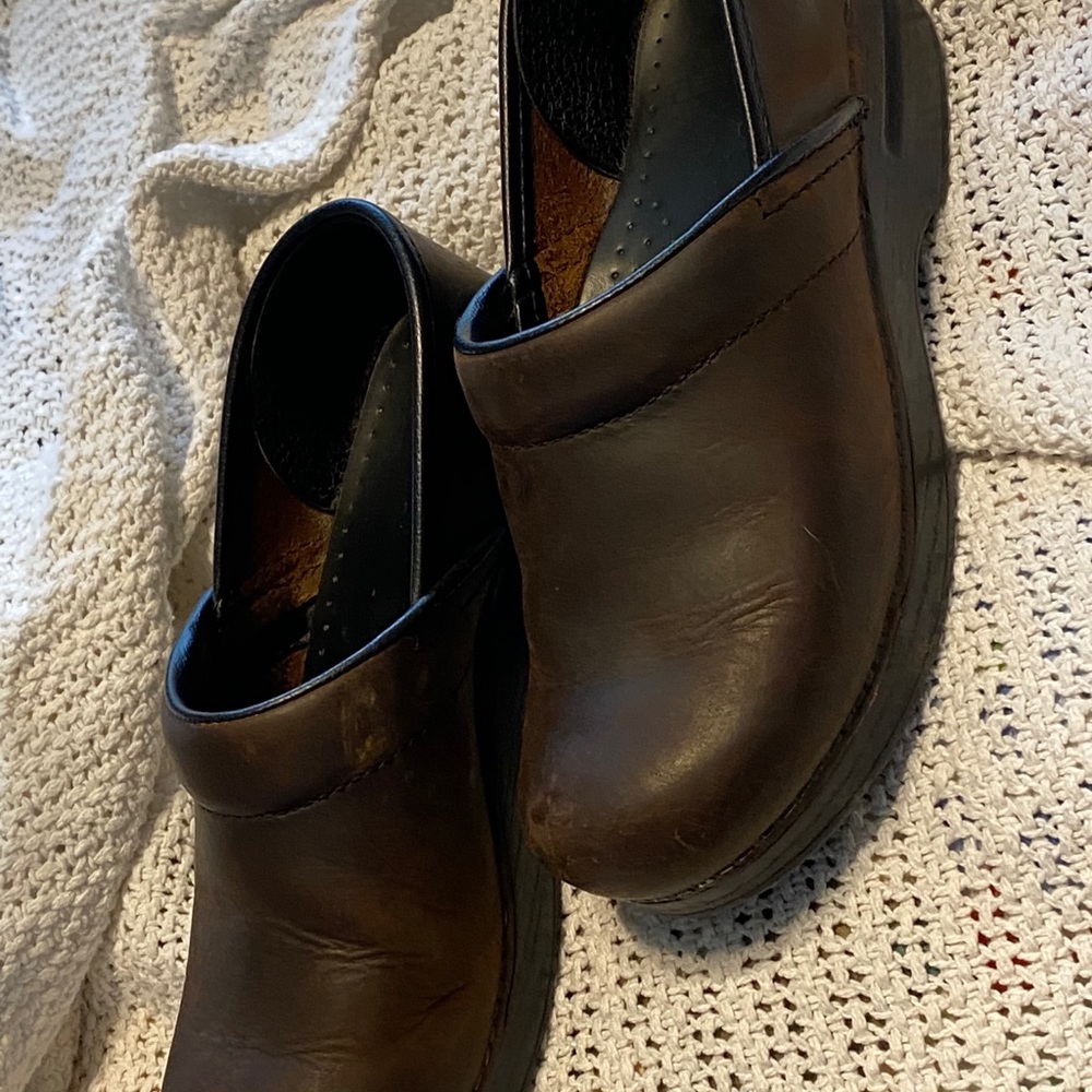 38 WIDE Dansko Professional Brown Clogs